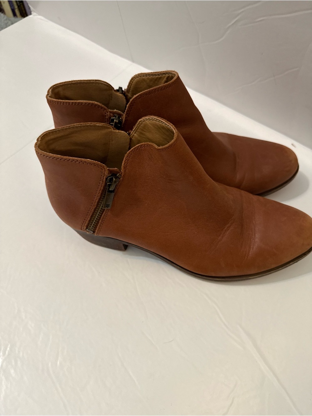 Lucky Brand Tan Brown Leather Ankle Booties Zip Side Size 9 - Picture 3 of 10